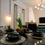 Regina\'S Downtown Apartment By Corfuescapes